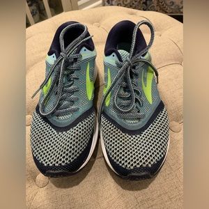 EUC Brooks Revel DNA Women’s Size 8
